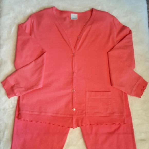 ON WHITE ♡ Gorgeous 2pc Ruffled Coral Long Sleeve Button Jacket Top 'n Capris M - Picture 2 of 14